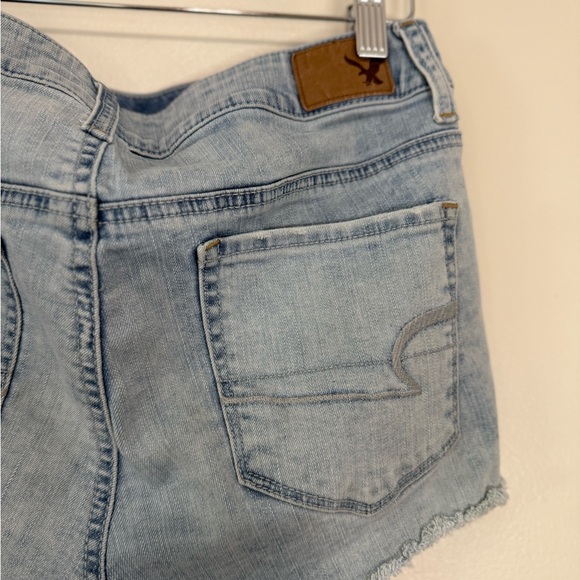 American Eagle Embroidered denim hi-rise short with red rose accent in size 8 - Picture 4 of 9